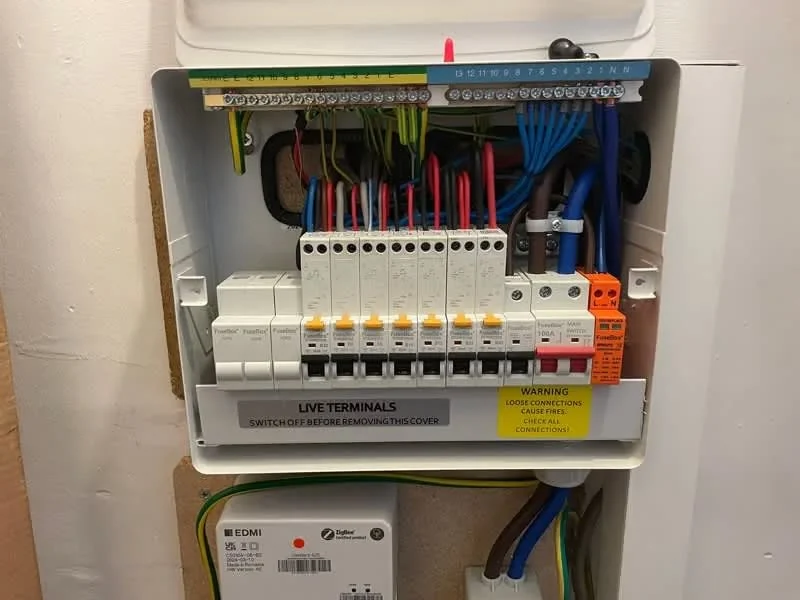 Consumer unit wiring close-up