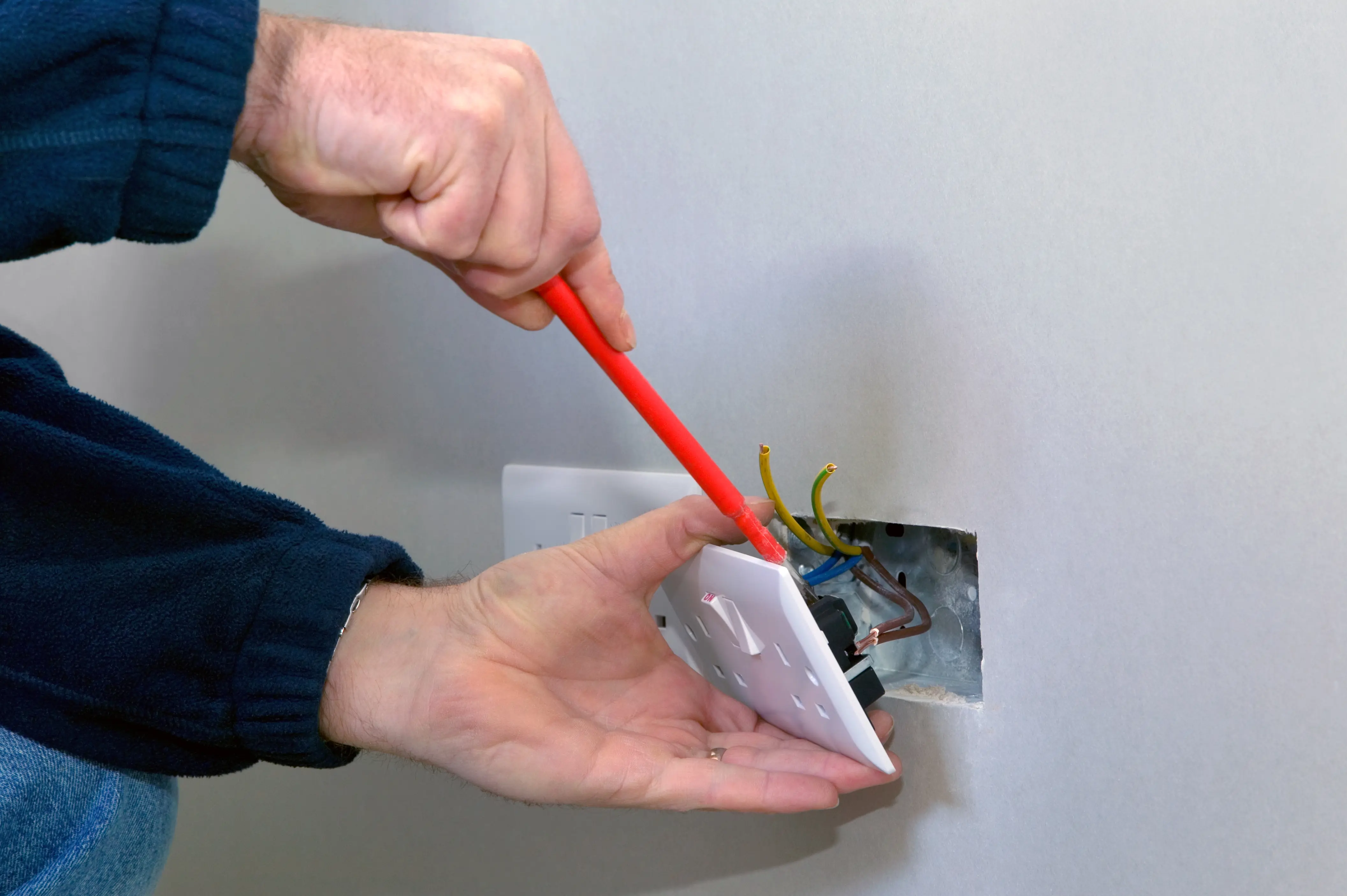 Electrical outlet repair